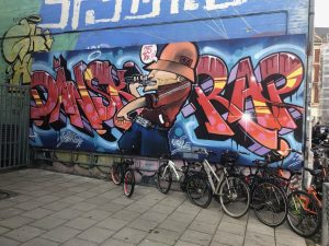 På mange husmure på Vesterbro ser man ofte professionel graffiti